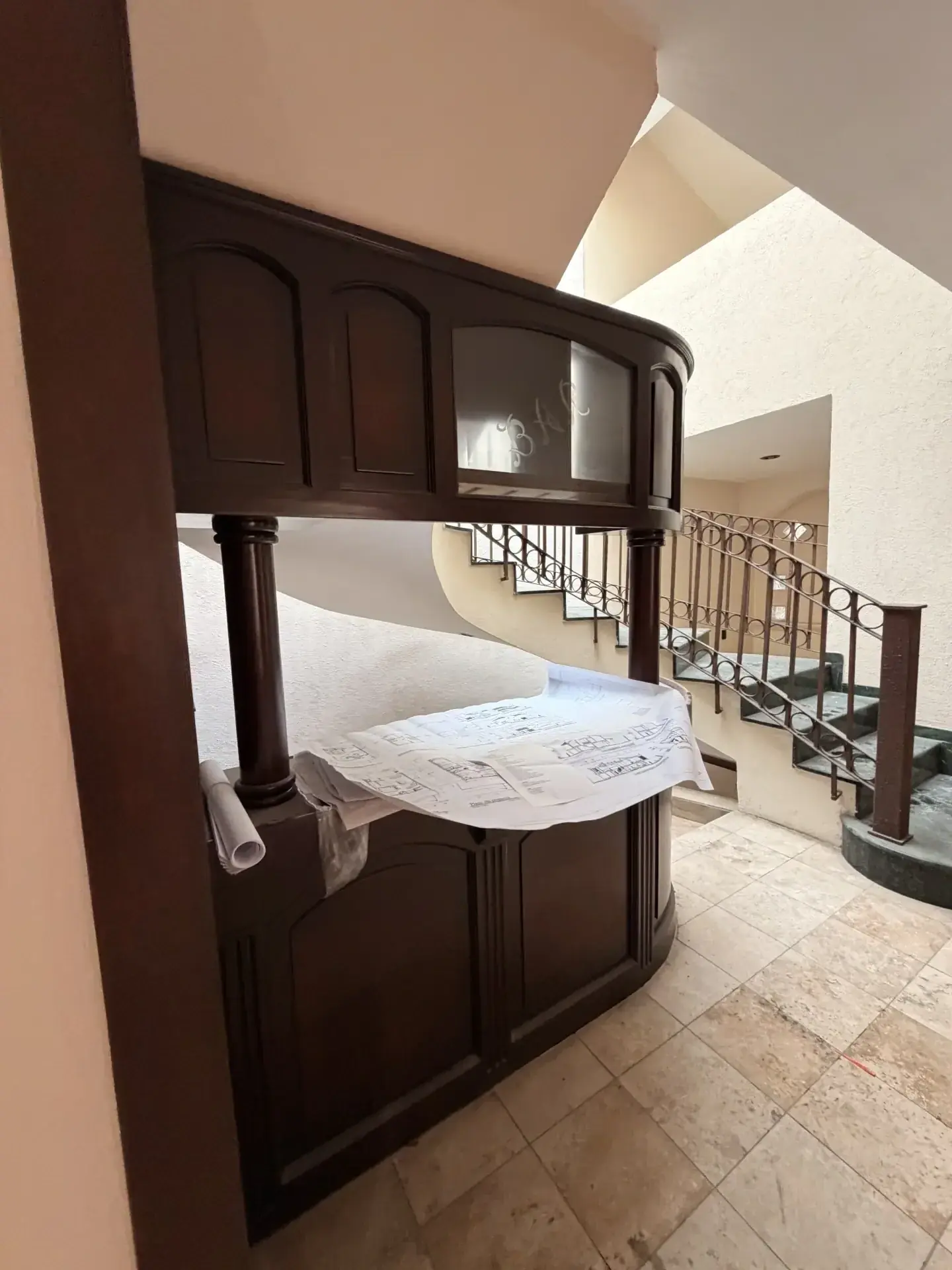 Servicio de maquinaria para demolicion con personal y maquinaria especializada, enfocado en seguridad, retiro de escombro y avance de obra en Guadalajara, Jalisco.