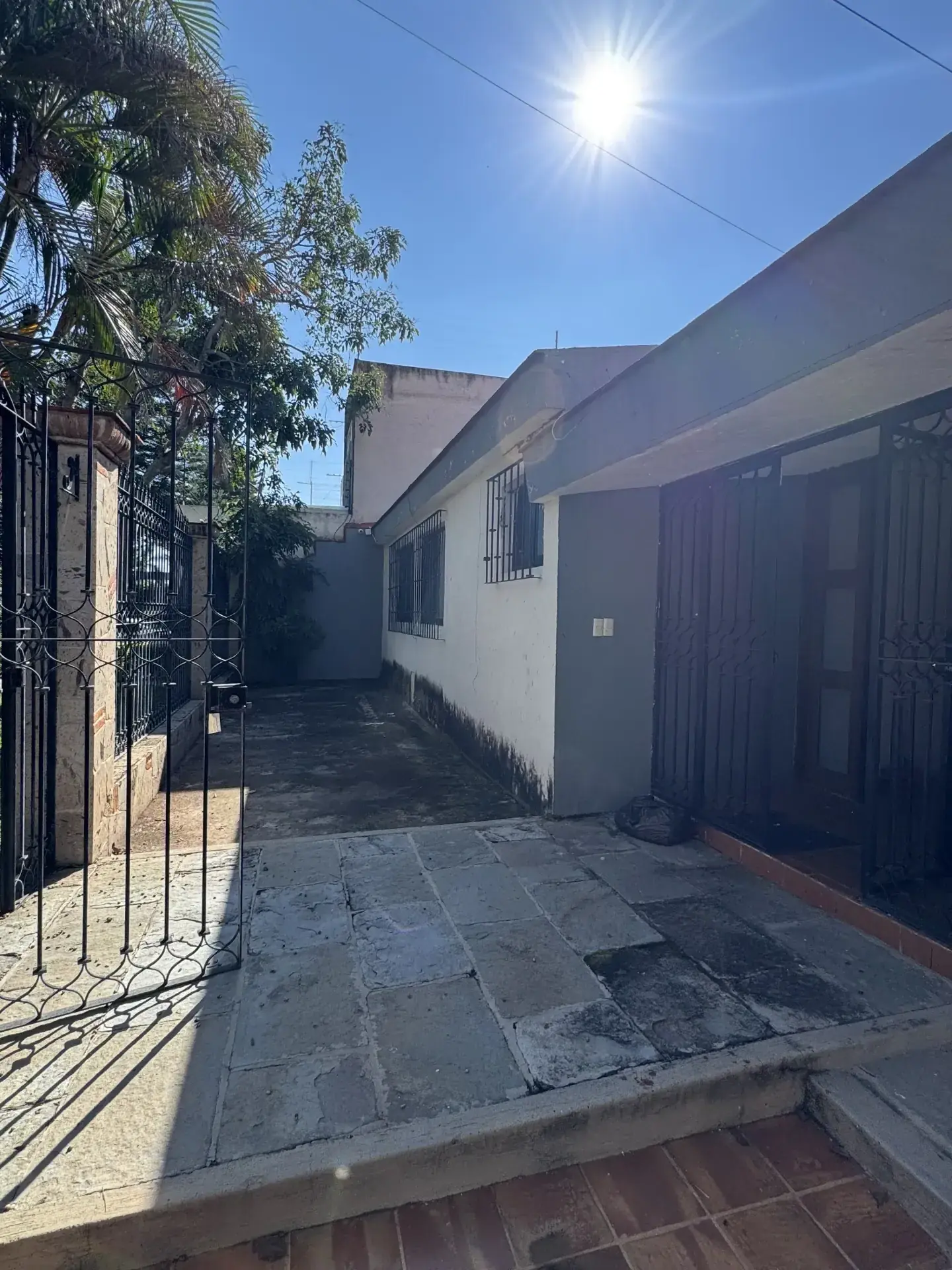 Servicio de trabajo en concreto con personal y maquinaria especializada, enfocado en seguridad, retiro de escombro y avance de obra en Guadalajara, Jalisco.