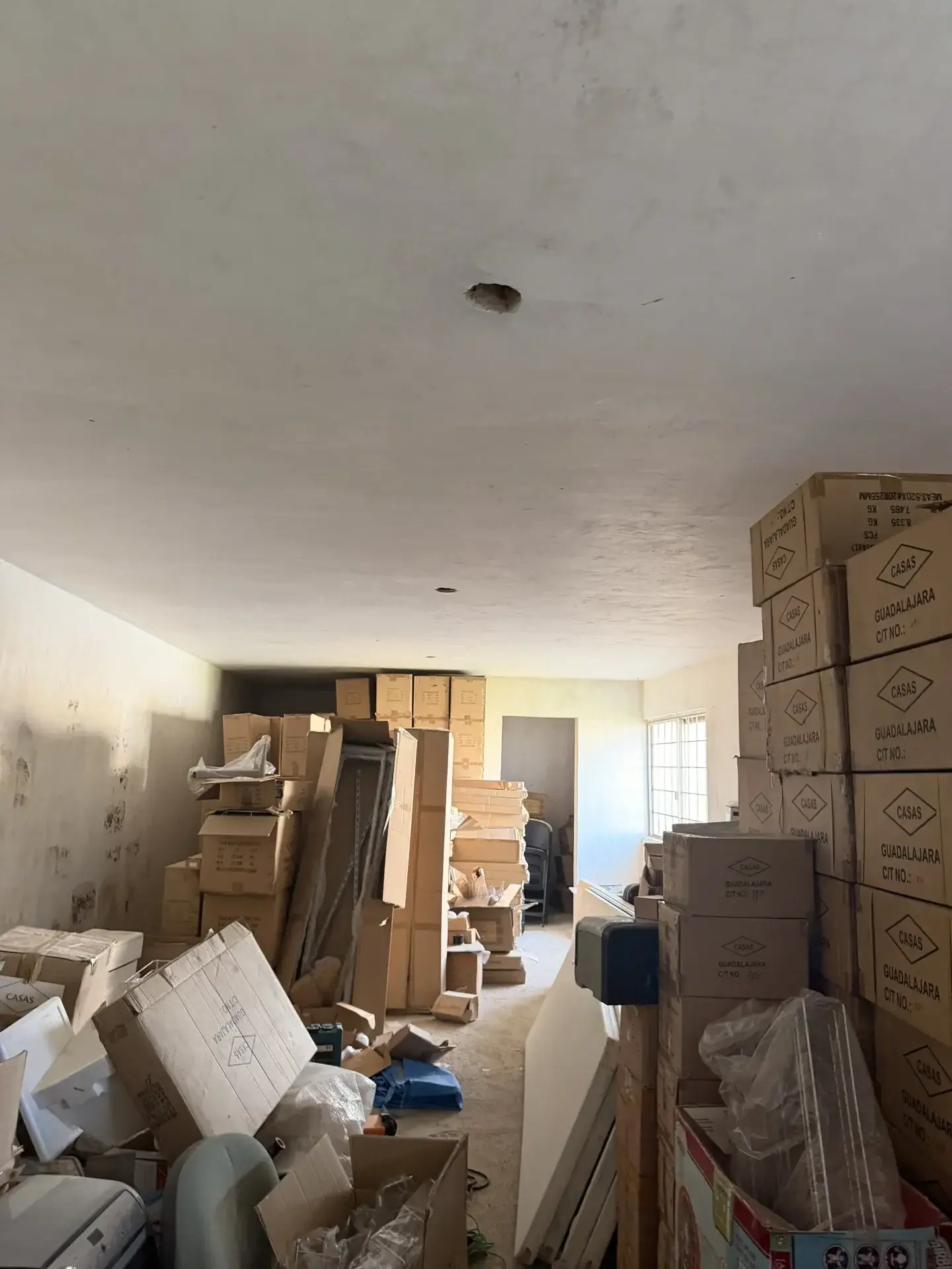 Servicio de trabajo en concreto con personal y maquinaria especializada, enfocado en seguridad, retiro de escombro y avance de obra en Guadalajara, Jalisco.